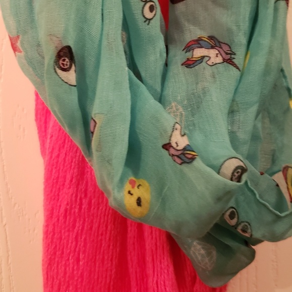 Scarf - Picture 4 of 6